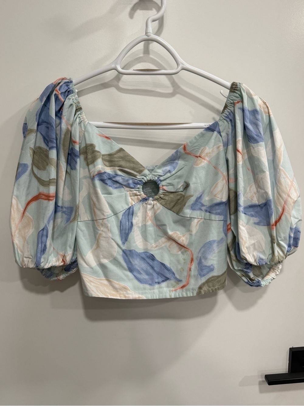 Abercrombie & Fitch Women’s XS Puff Sleeve Smocked Crop Blouse
